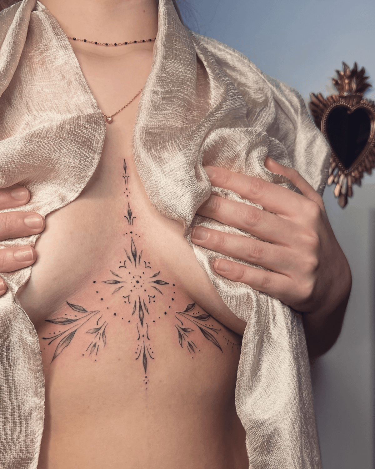 Tatouage floral réalisé par Mel Ink près de Quimperlé