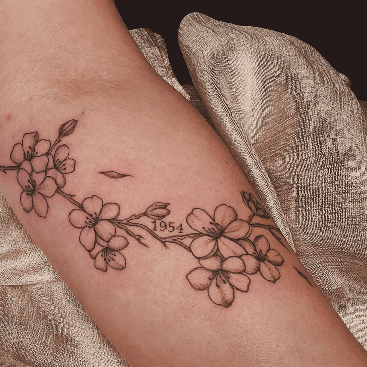 Tatouage ornemental réalisé par Mel Ink près de Quimperlé